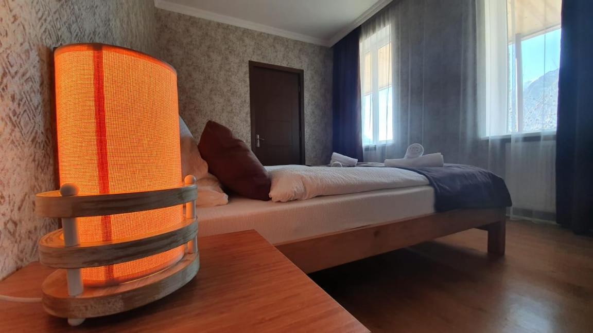 Guest House Sandro Kazbegi Extérieur photo